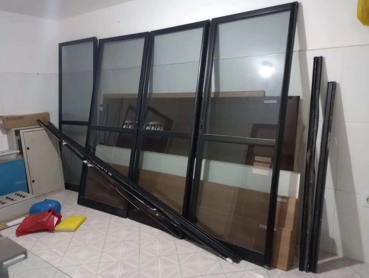 Portas em Alumínio Preto, de correr Alcoa - Foto 4