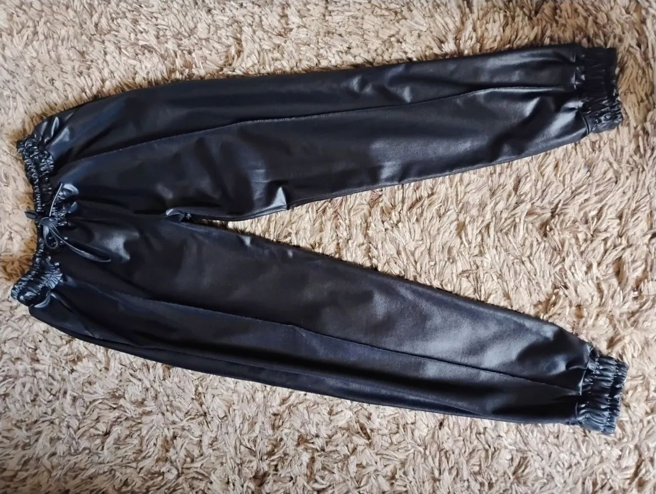 Cal ça Jogger Preta Brilhante - Foto 2