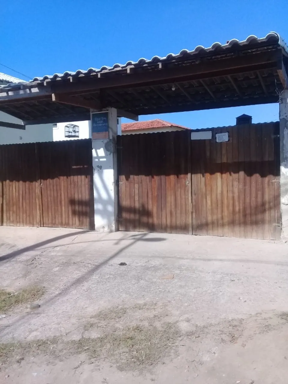 otima oportunidade em marica 2q 2 banh. duplex R$1300 no zap *