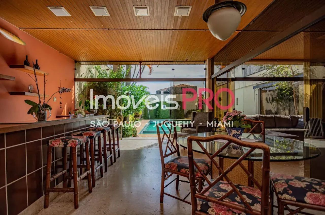 Linda casa térrea projetada por arquiteto dos anos 70 ! - Foto 3