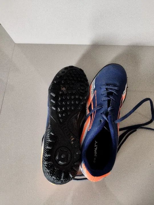 Chuteira society pênalti semi nova - Foto 2