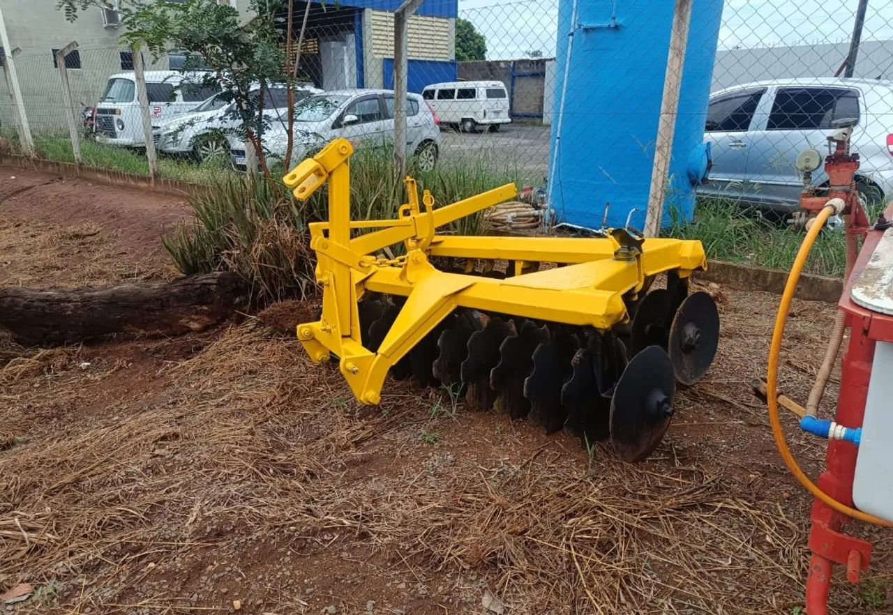 Grade Aradora 24 Disco semi - nova