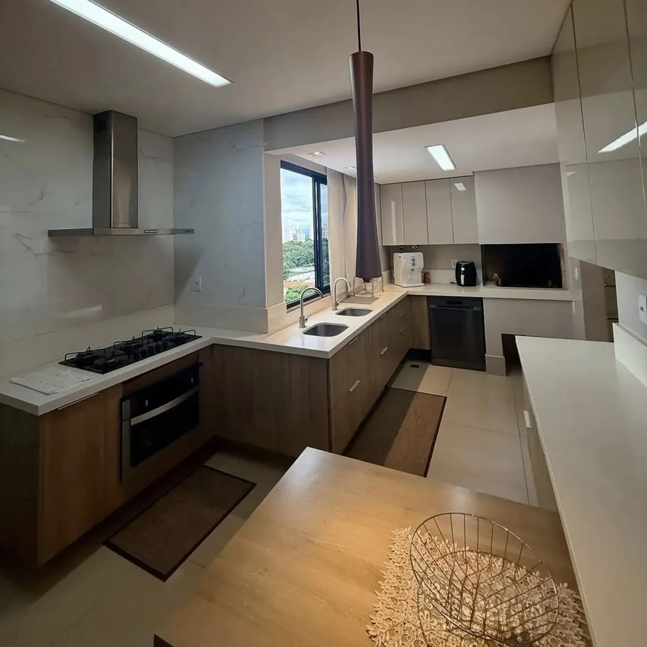 Imóvel para venda possui 203 metros quadrados com 4 quartos em Quilombo - Cuiabá - MT