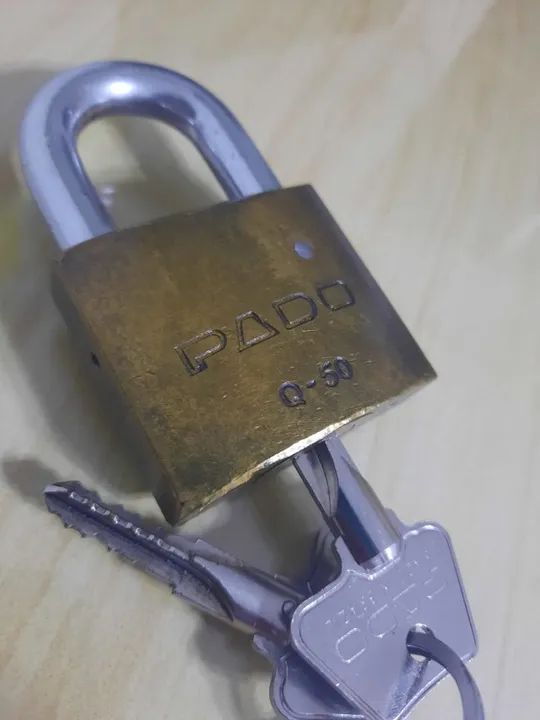 Cadeado PADO 50 Mm Tetra Chave Cor Dourado com 2 chaves - Foto 2