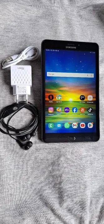 Tablet Samsung Tab A câmera com Flash Chip 4G (pequena avaria na borda debaixo) - Foto 3
