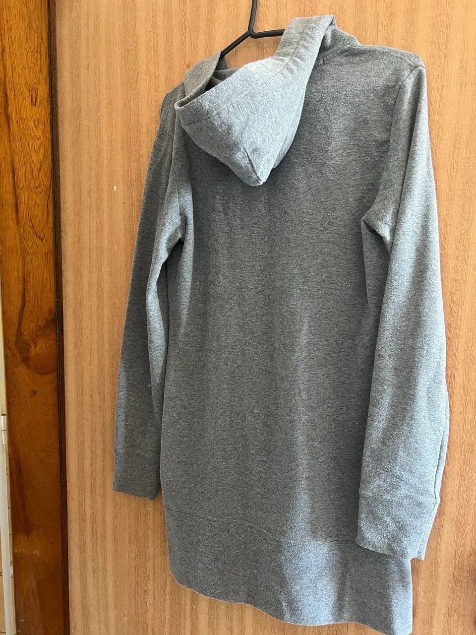 Vestido Tommy com capuz 