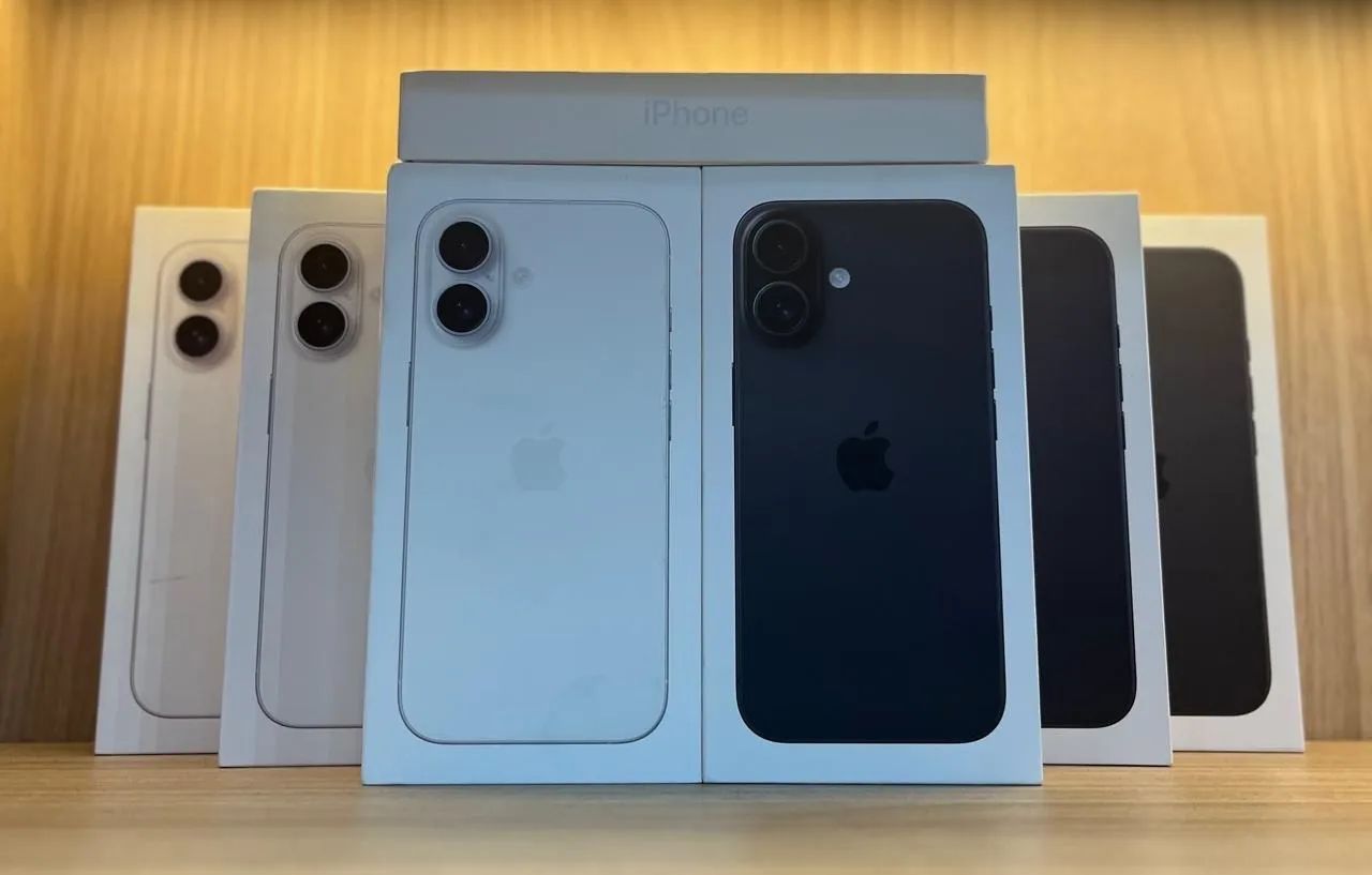 Apple iPhone 16 128GB preto e branco 12 meses de garantia Apple 
