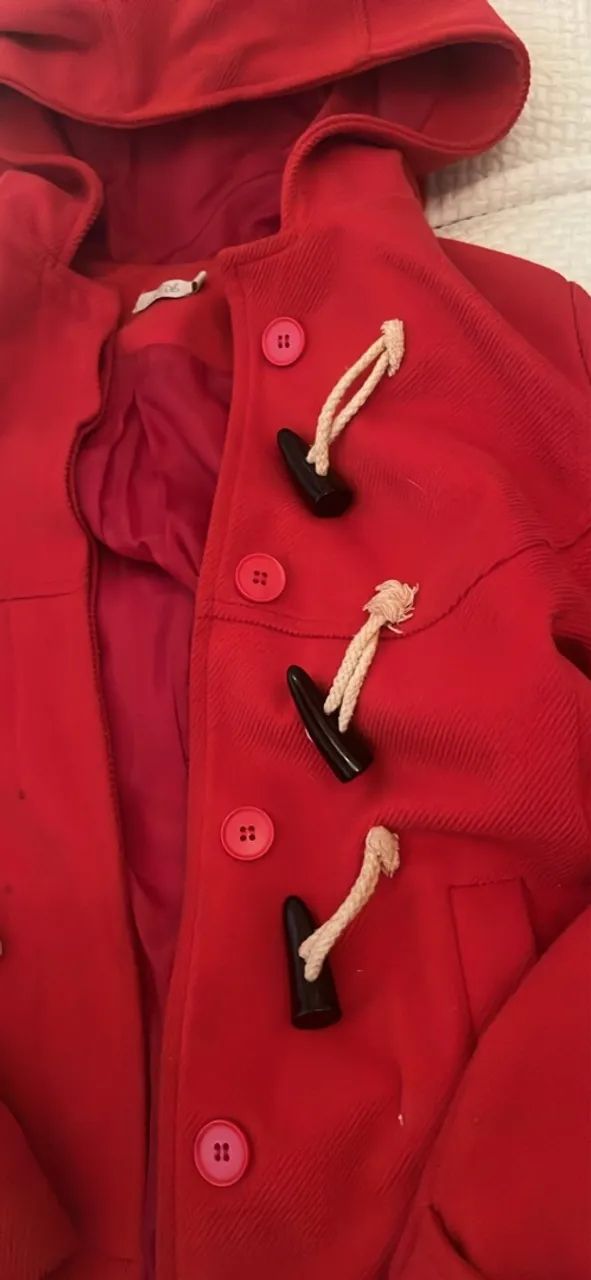 Casaco vermelho com capuz - Foto 2