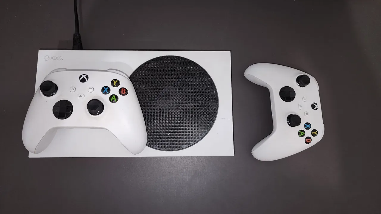 Xbox Series S - Muito novo!