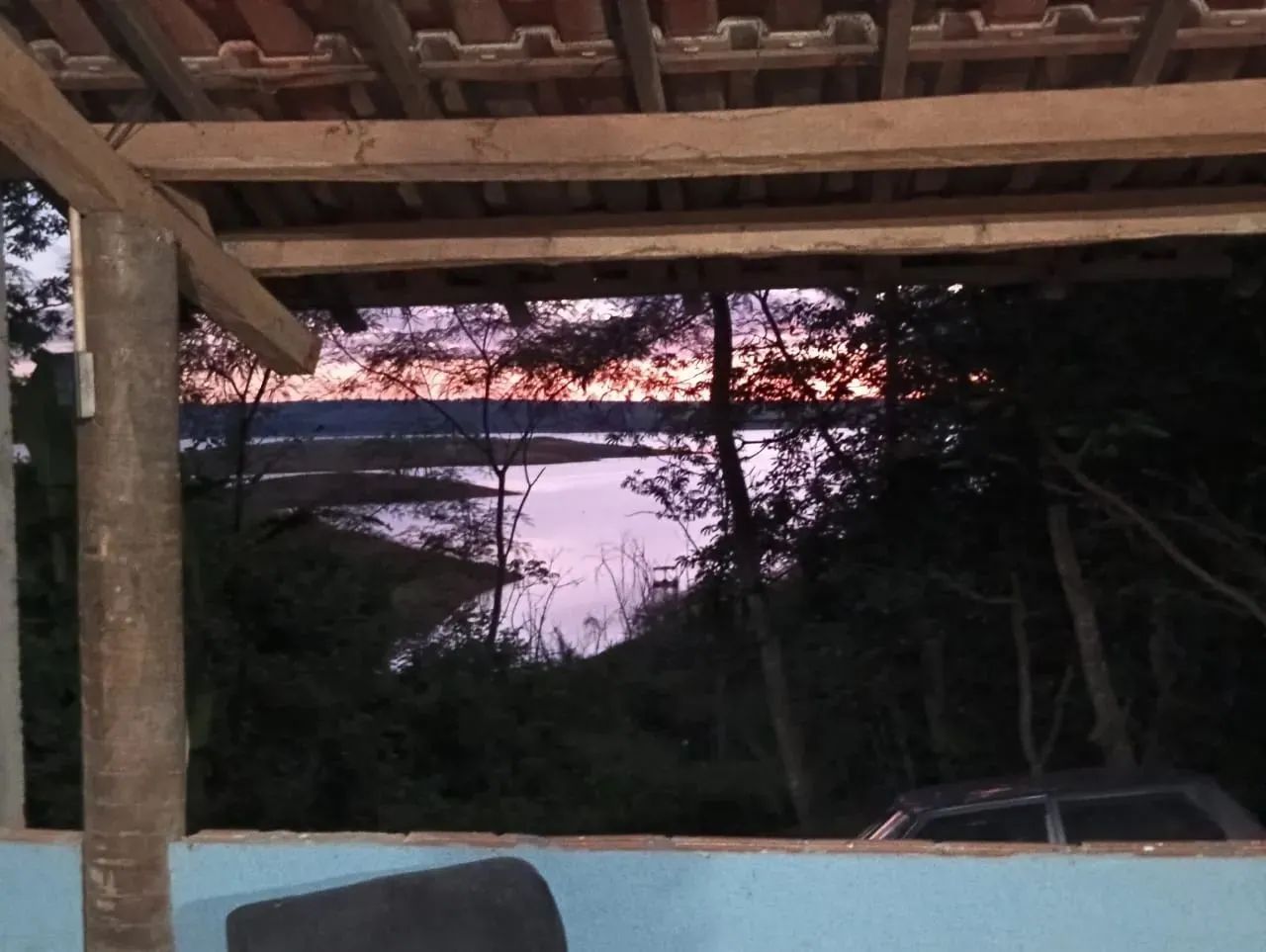 EXCLUSIVIDADE Belo rancho a beira da represa em Irai 100km de Uberlândia