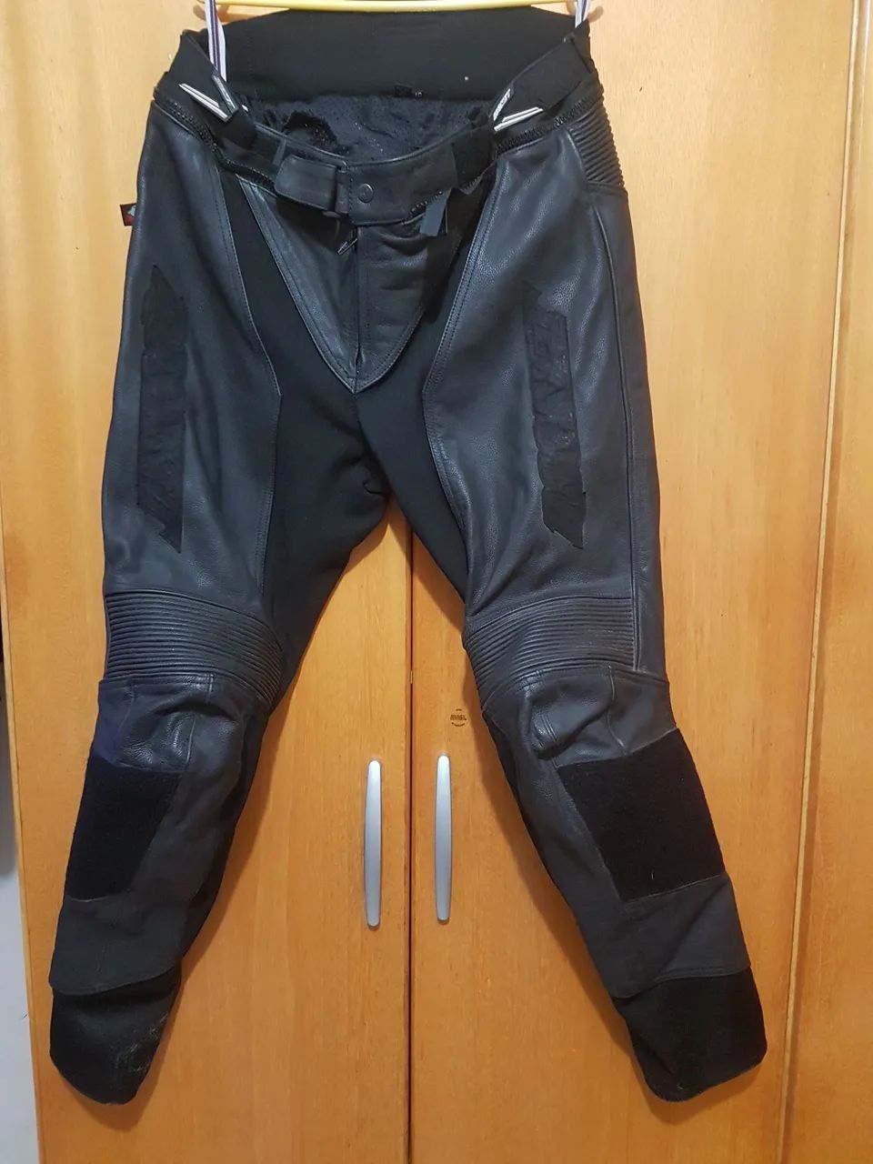 Calça em couro  Rockert - Foto 2