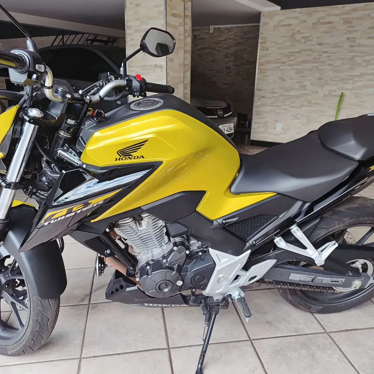 Honda CB 300F 2023 - Foto 2