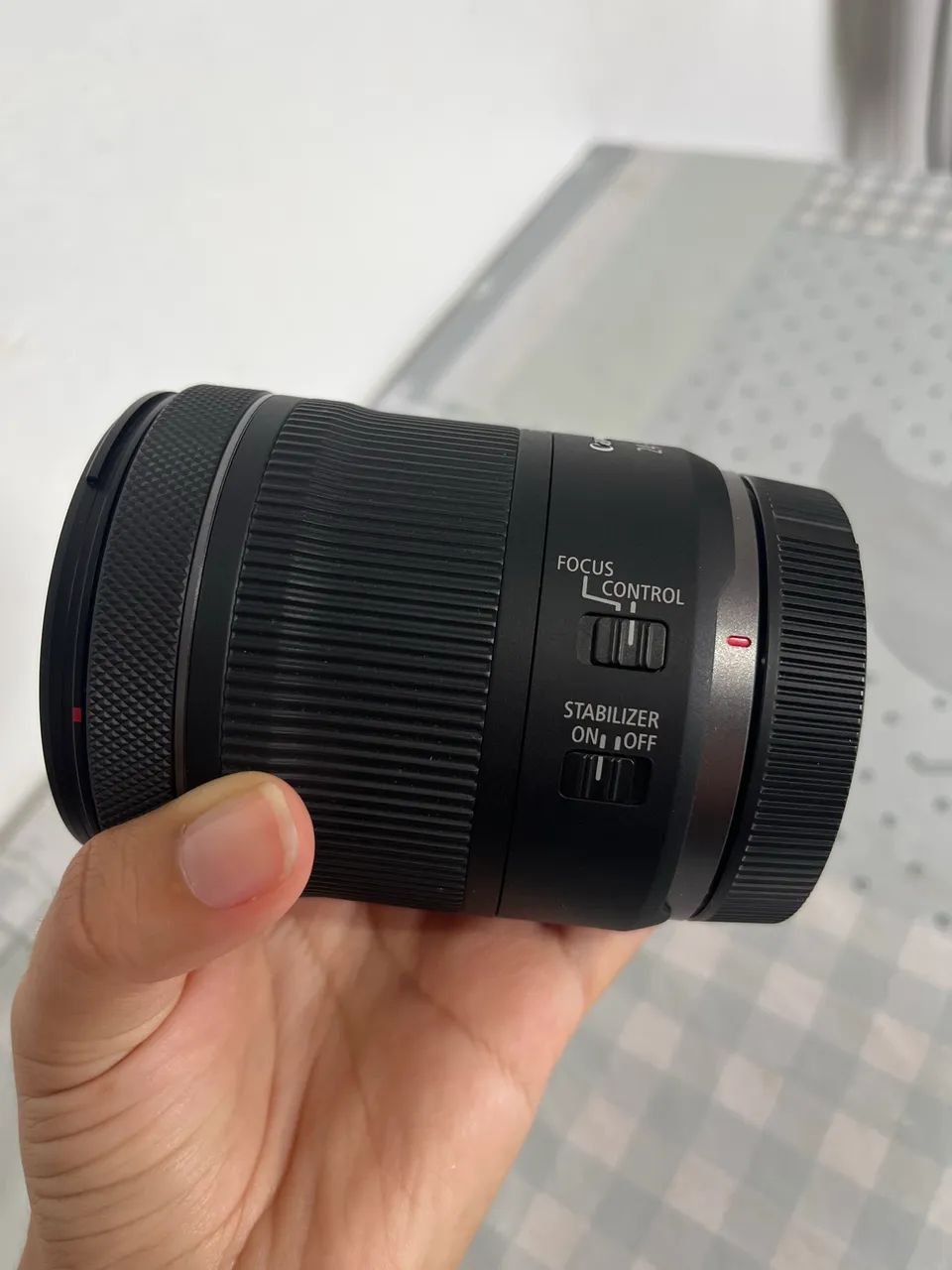 Lente canon RF 24-105 - Foto 2