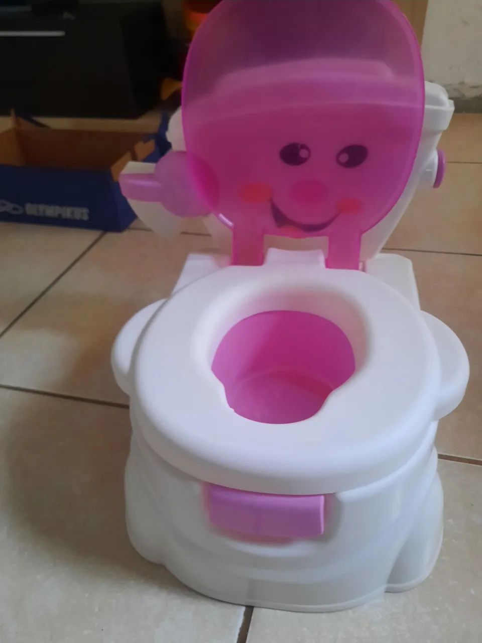   Troninho infantil -Rosa e Branco - Foto 2