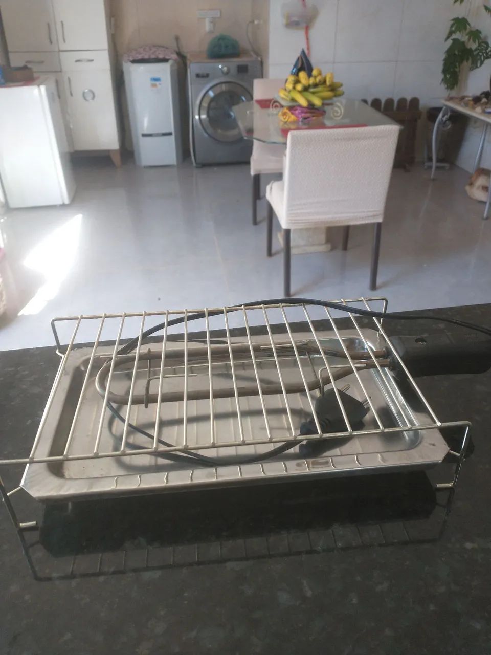 Grelha Elétrica Portátil - Ideal para Churrasco e Grelhados