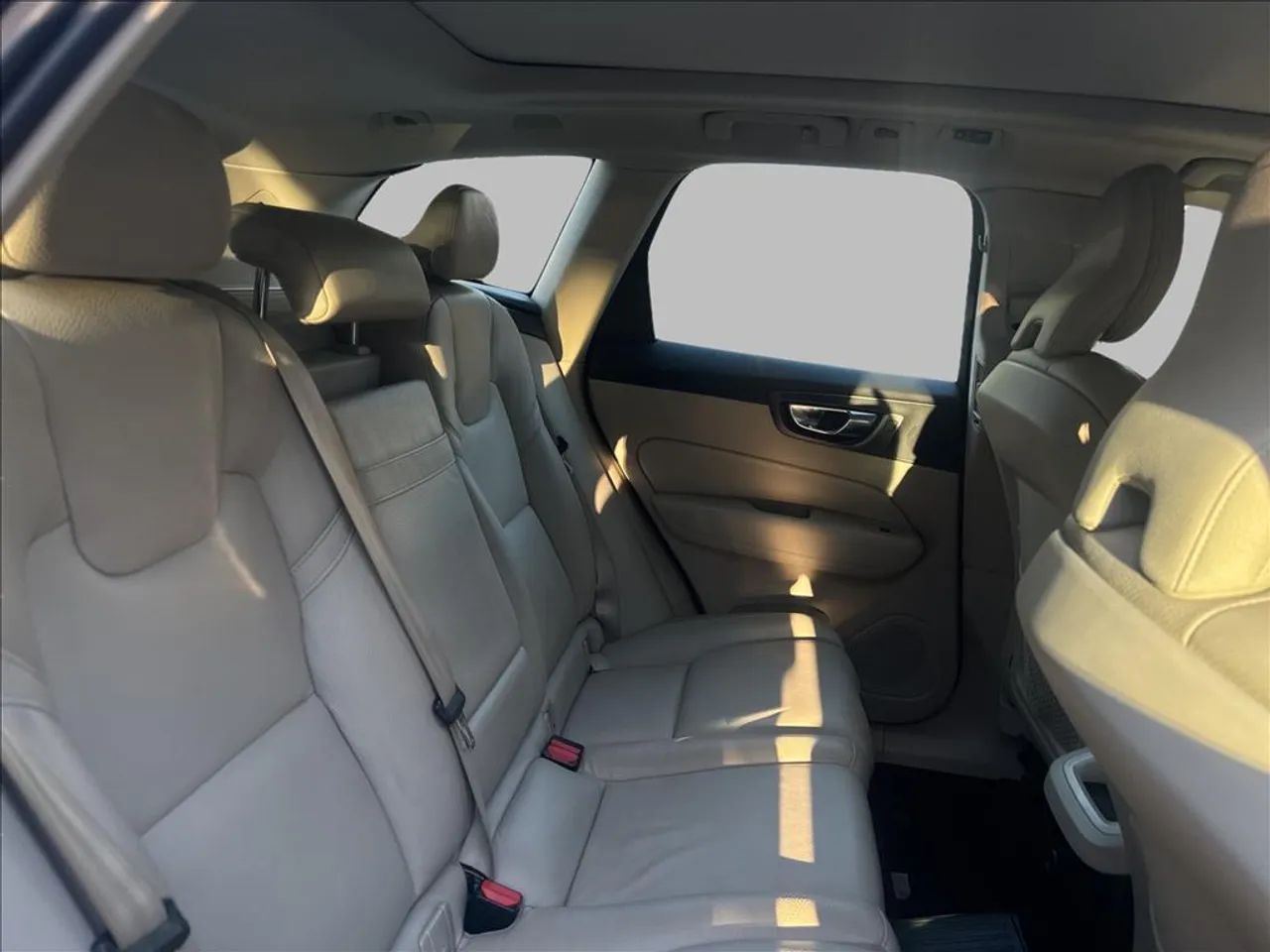 Volvo XC-60 XC 60 T-8 Híbrido Momentum 2.0 5P 2021 - Foto 10