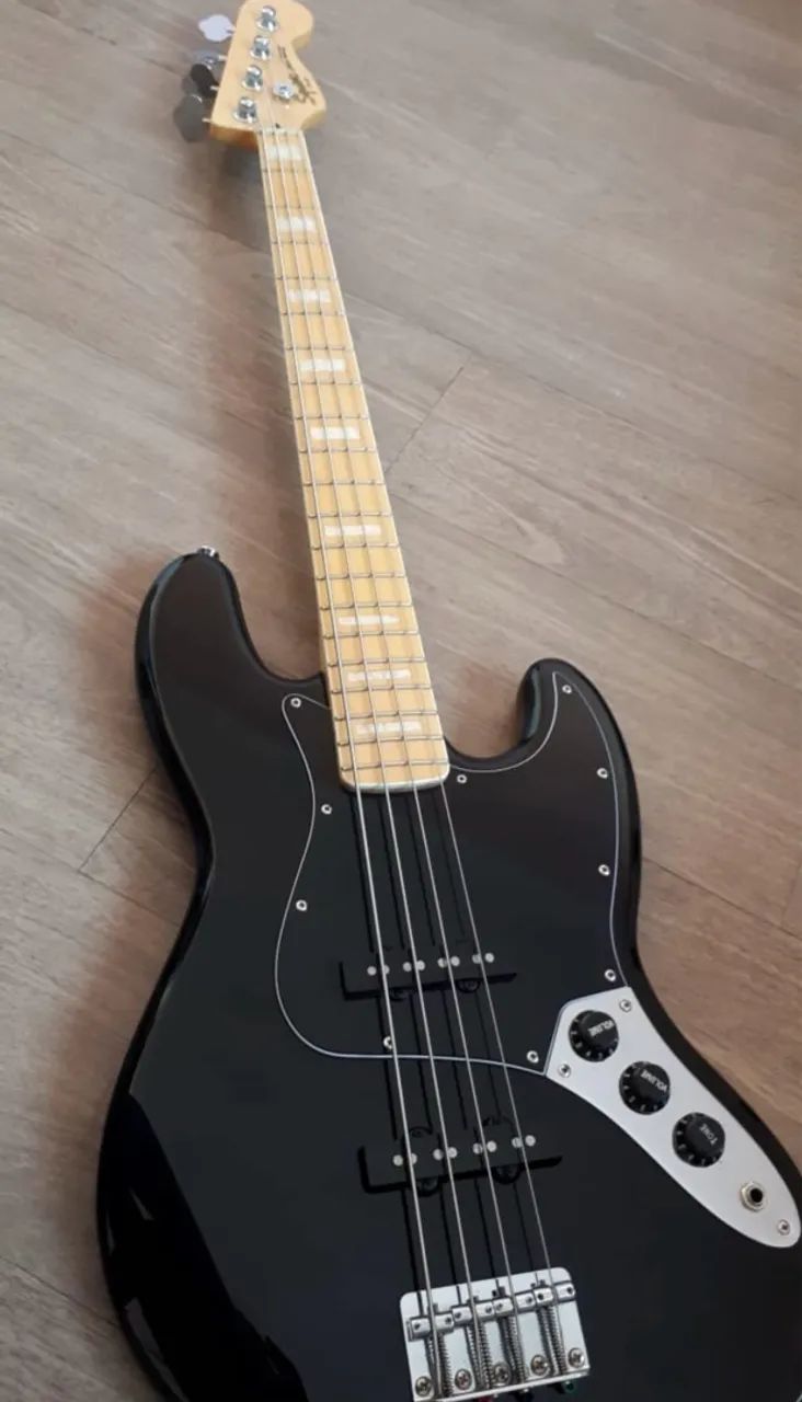 Baixo squier Jazz Bass vintage Modified 77