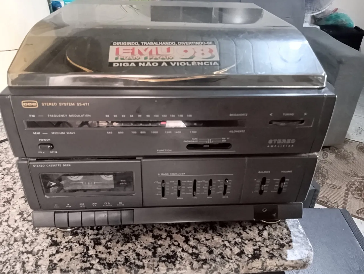 VENDO APARELHO 3X1 CCE / TOCA DISCOS / TENHO VÍDEO DELE FUNCIONANDO