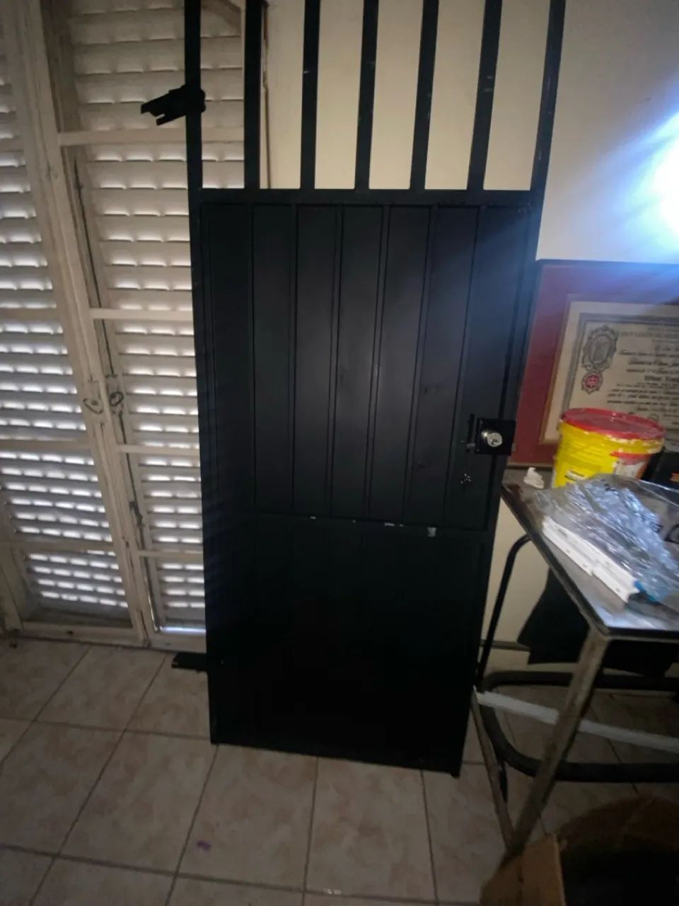 Porta de Aço com Design Moderno