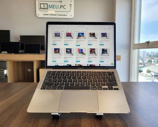 MacBook Apple Air 2020 | Apple M1 | 256GB SSD | 8GB LPDDR4 | 13.3" Detalhe