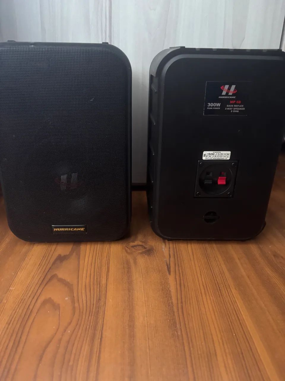 Caixas de som Hurricane 300W - novas