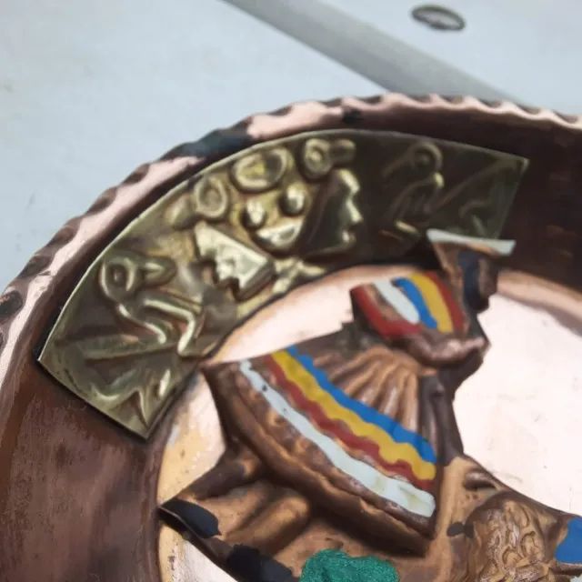 Antiguidade souvenir antigo em cobre e bronze enfeite de parede - Foto 4