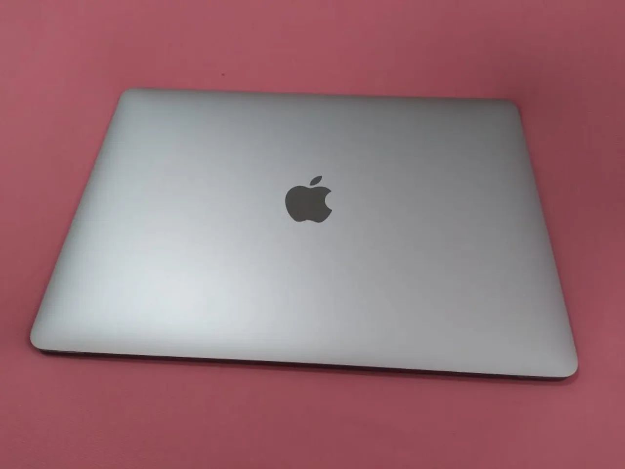 MacBook Apple