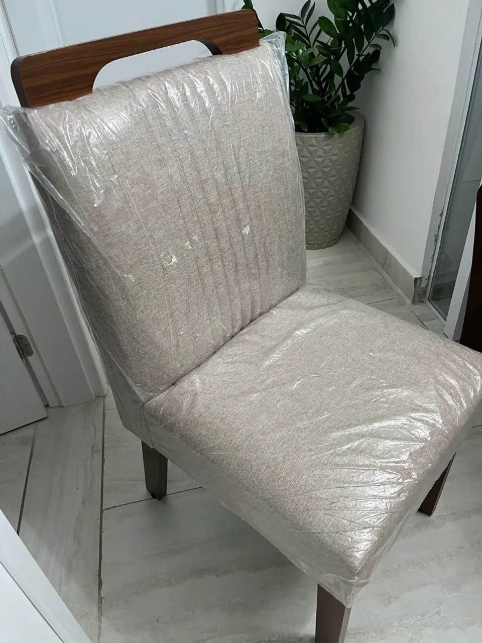 Mesa de Jantar em Vidro - 4 Cadeiras - Foto 4