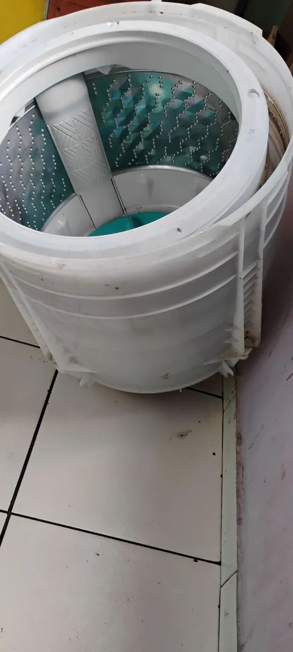Tannk ótimo pra vasos de plantas grande ou fazer de lixeira 