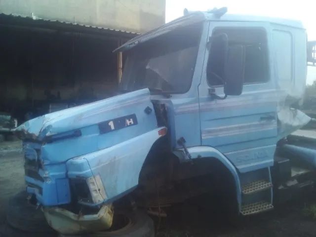 Vendo essa cabine de Scania 112, com algumas avarias e completa por dentro - Foto 15