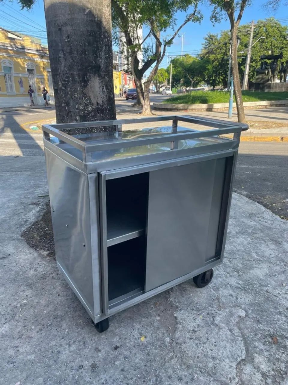 Carrinho multifuncional triplex com portas 