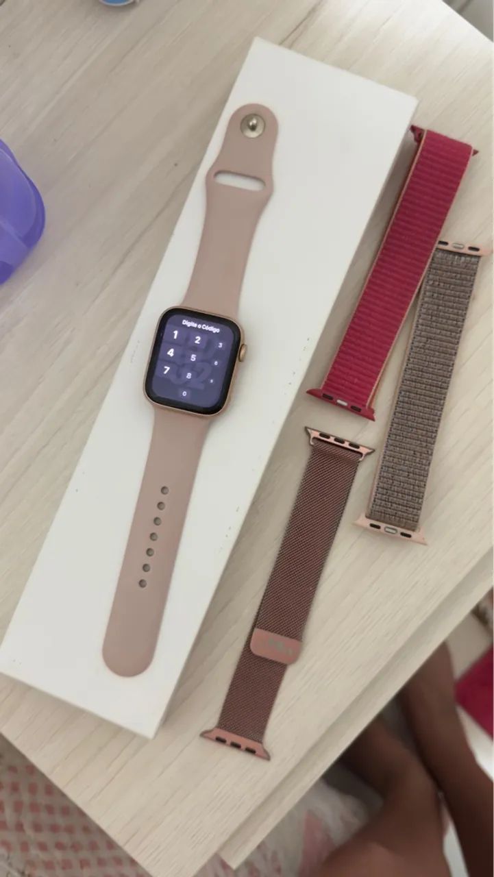 Apple Watch Series SE - Rose Gold 