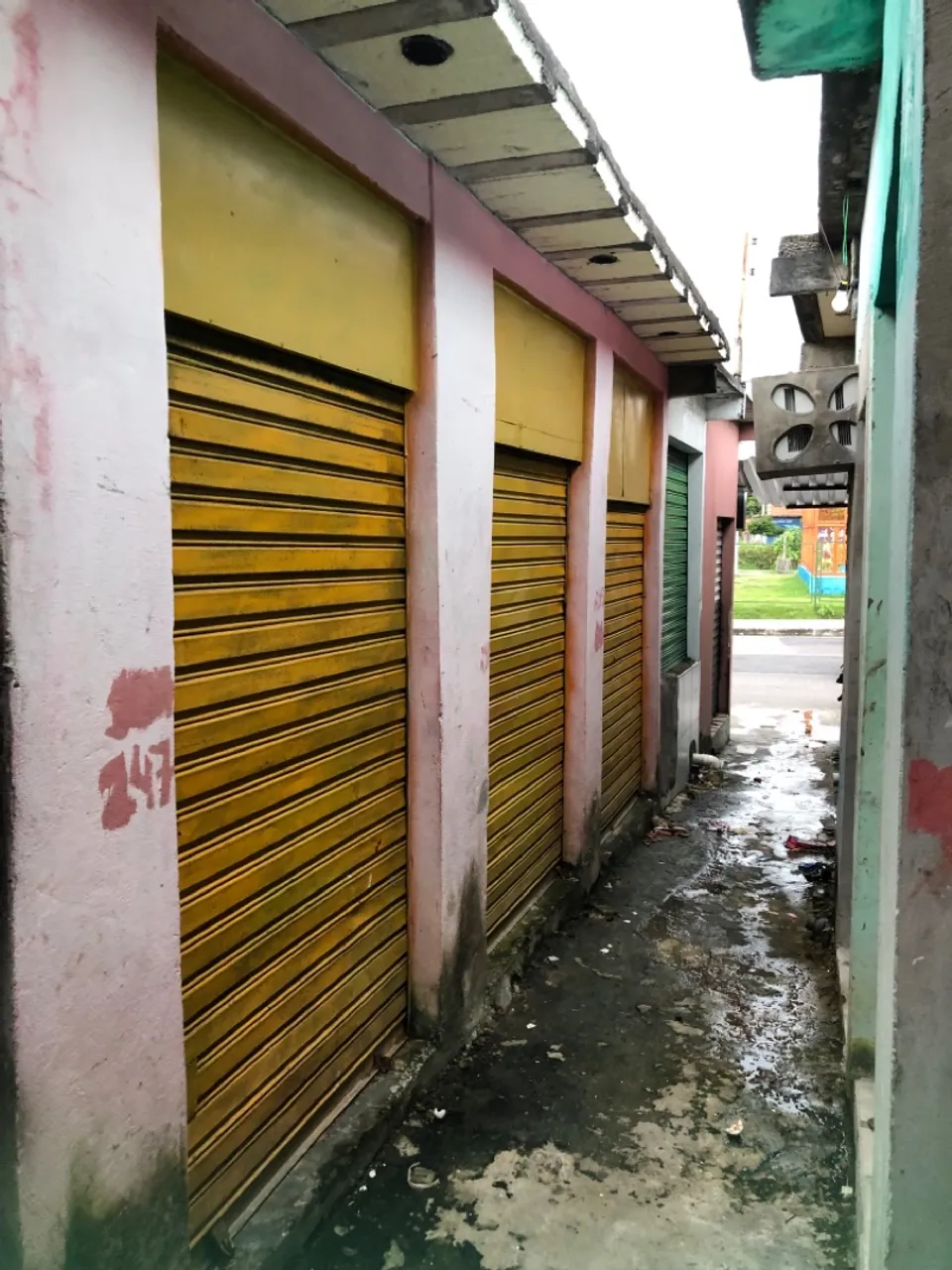 Vende-se 4 box na Av. Aphaville