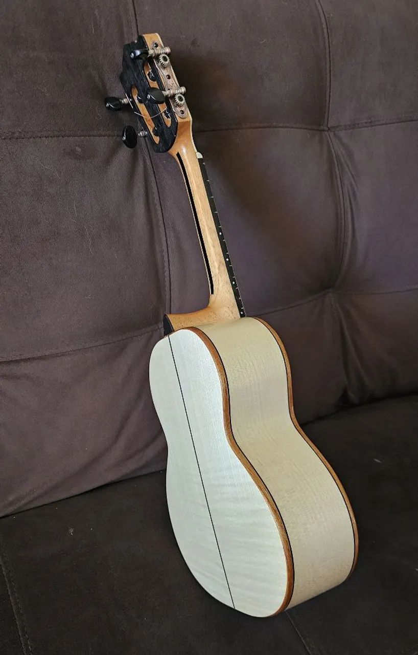 Cavaquinho de faia - Rubens Leão 2025 - Foto 4