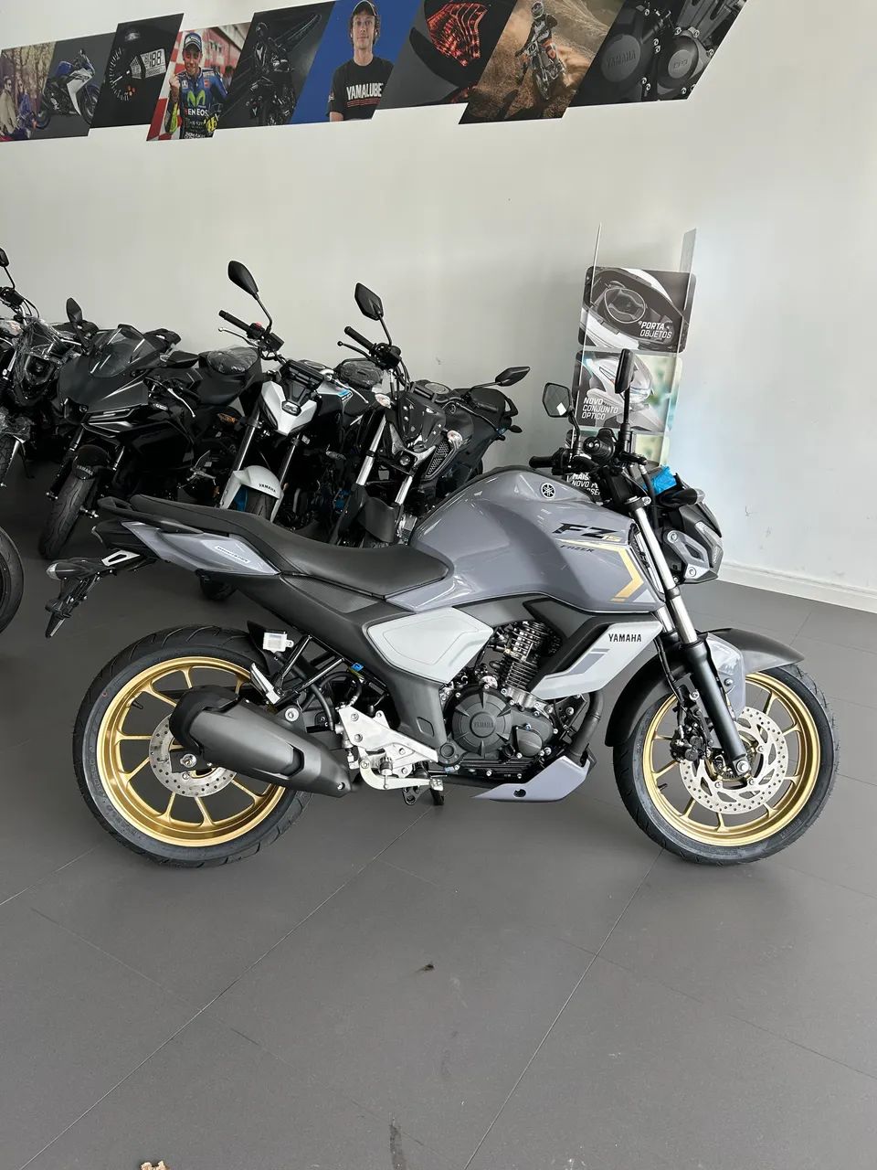 YAMAHA FZ15  - Foto 5