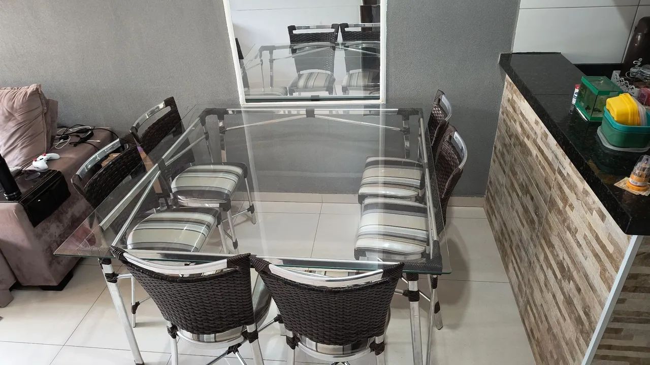 Mesa de Jantar de Vidro com Cadeiras - Foto 3
