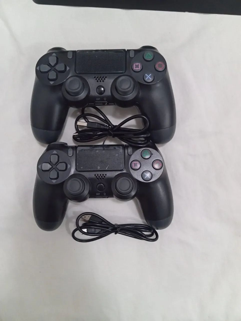 Playstation 4 slim semi novo 1 terabyte com 2 controles novos nunca usados, 4 jogos - Foto 3