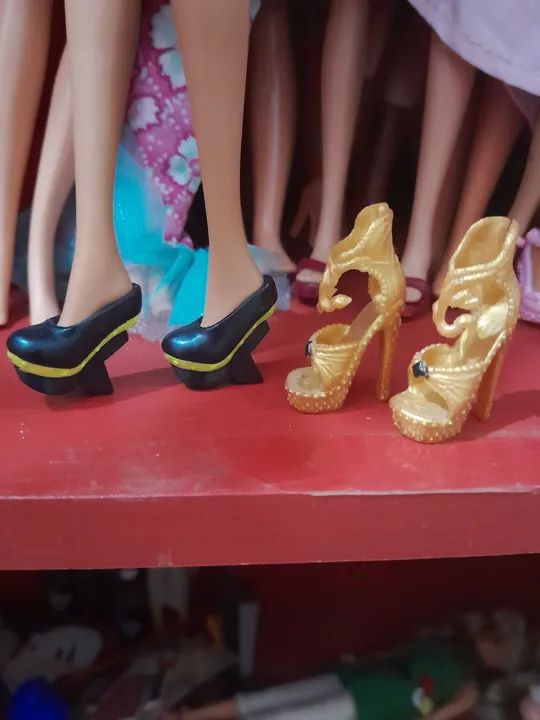 2 pares de sapatos para bonecas: Barbie, Ever, Monster