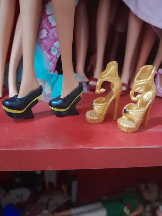 2 pares de sapatos para bonecas: Barbie, Ever, Monster