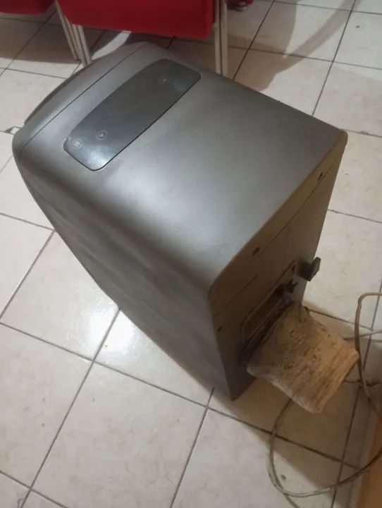 Ar Condicionado Portátil - Ótimo Estado de conservação de 11 000 BTUs gelando  - Foto 6