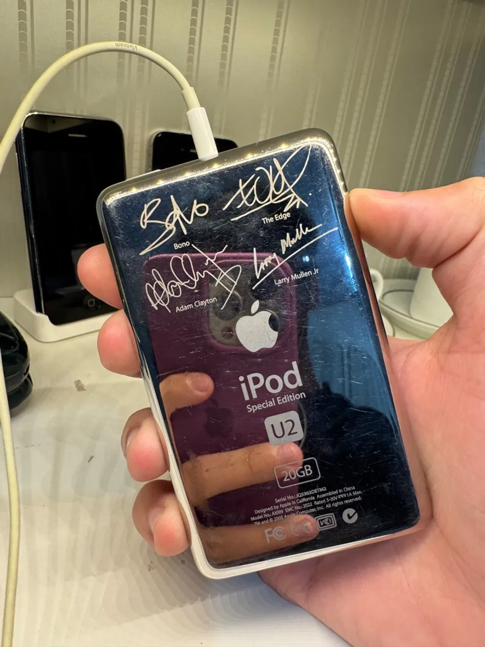 iPod Classic 4ª Geração - Assinado U2 - Item de Colecionador