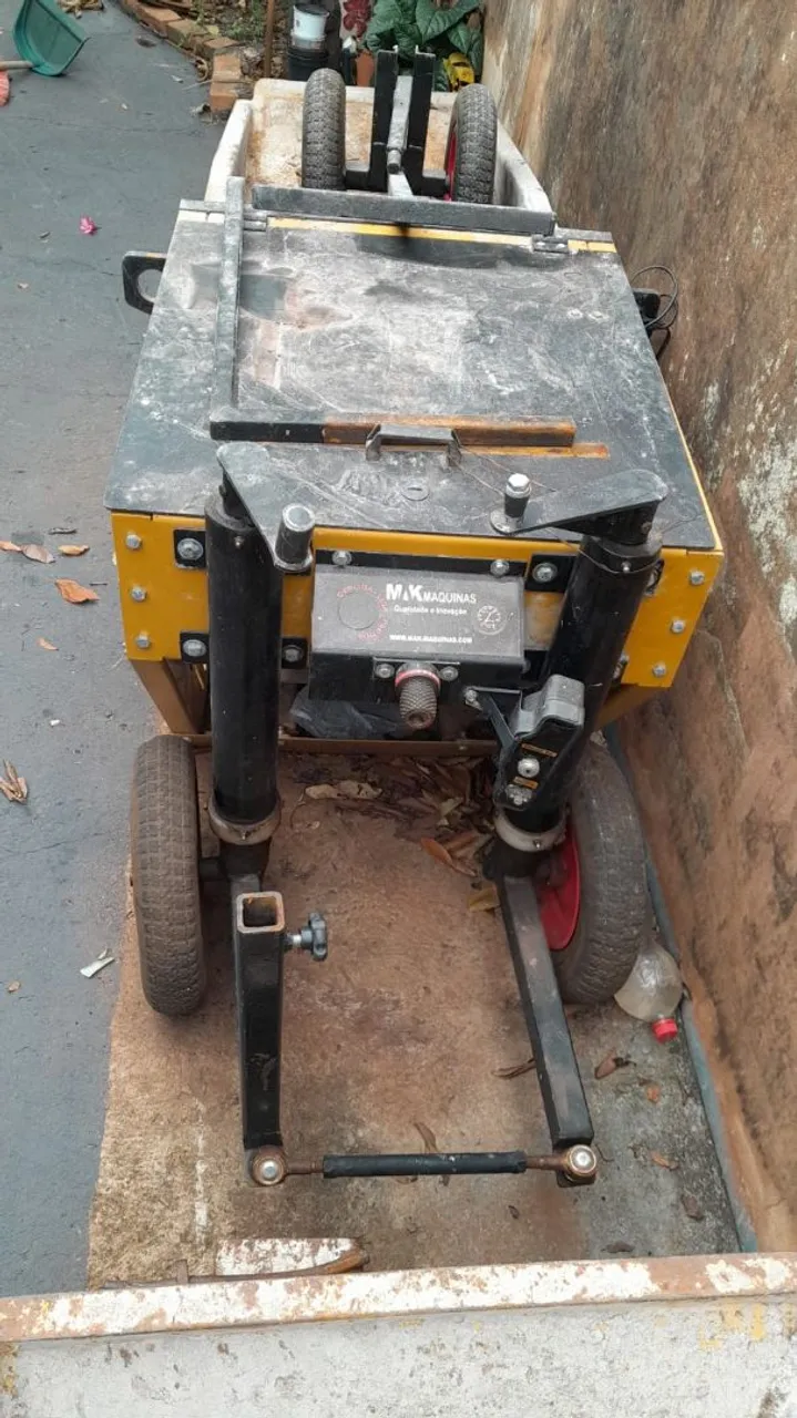 Vendo extrusora Mak m3400