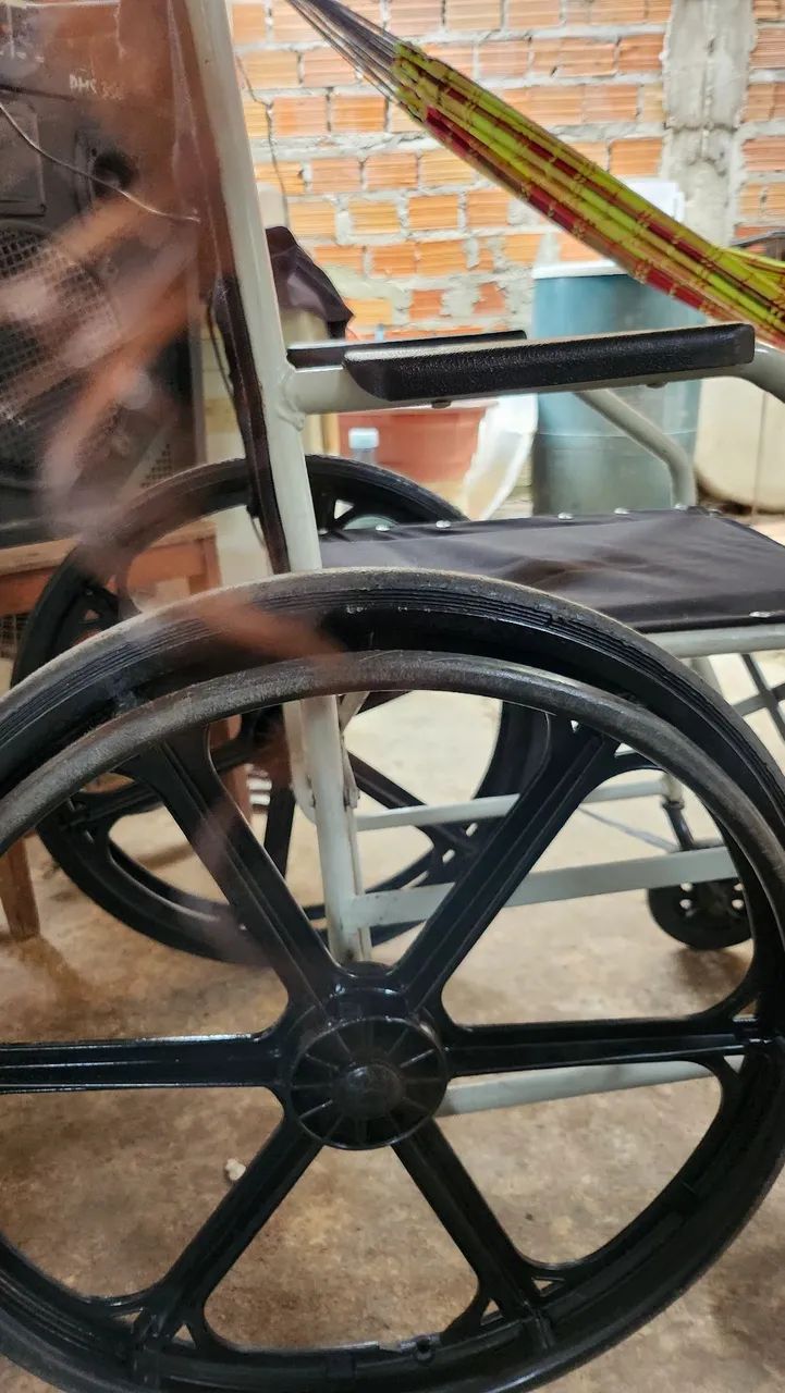 Cadeira de rodas - Foto 2