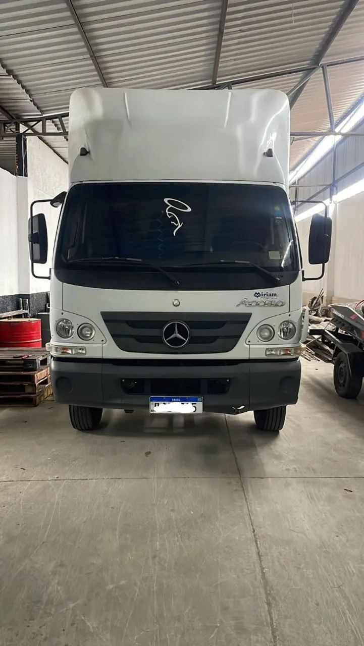 MB ACCELO 1016