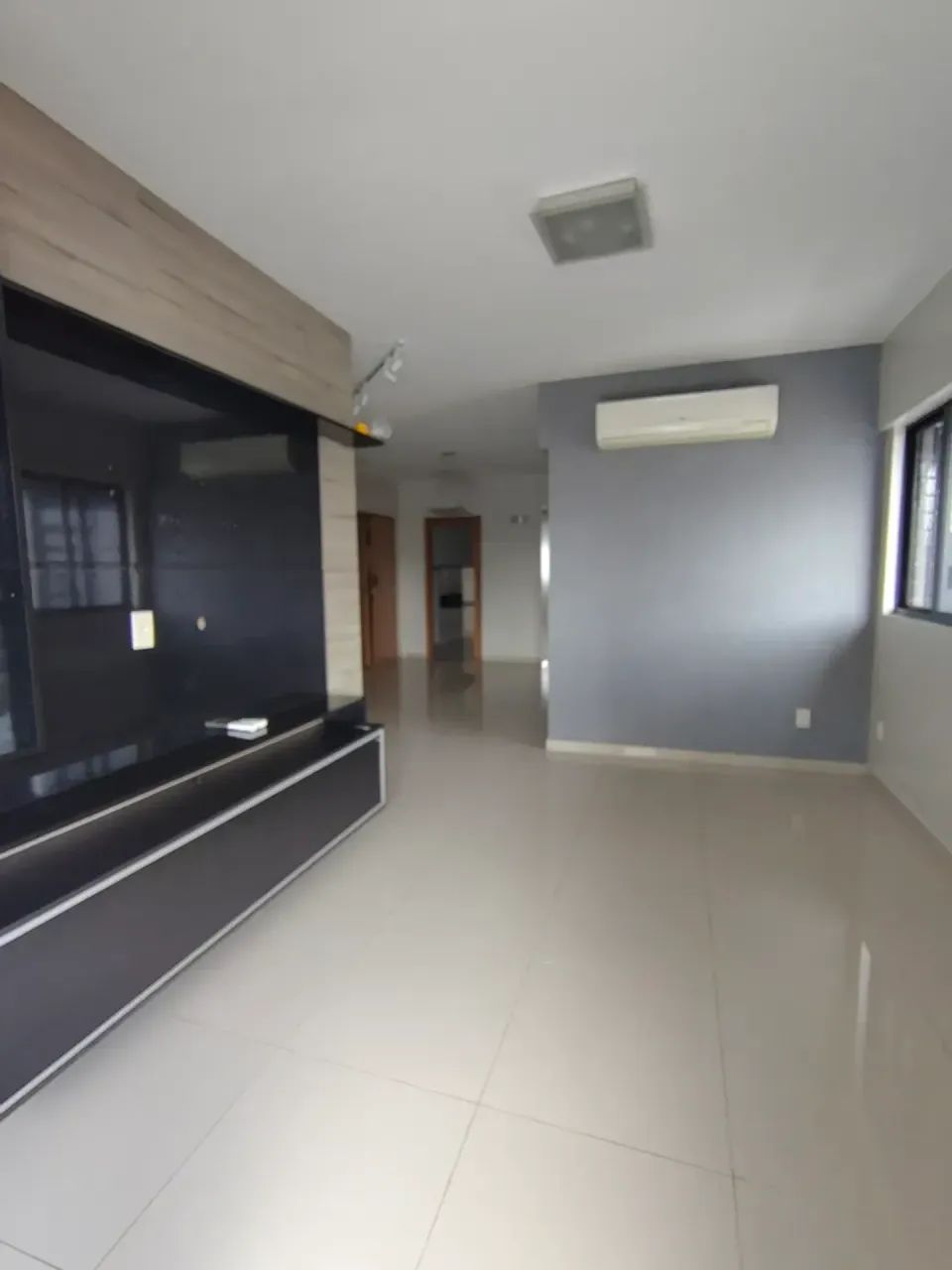 Alugo Apto de 2 suítes e closet com 113 m² na Ponta Verde