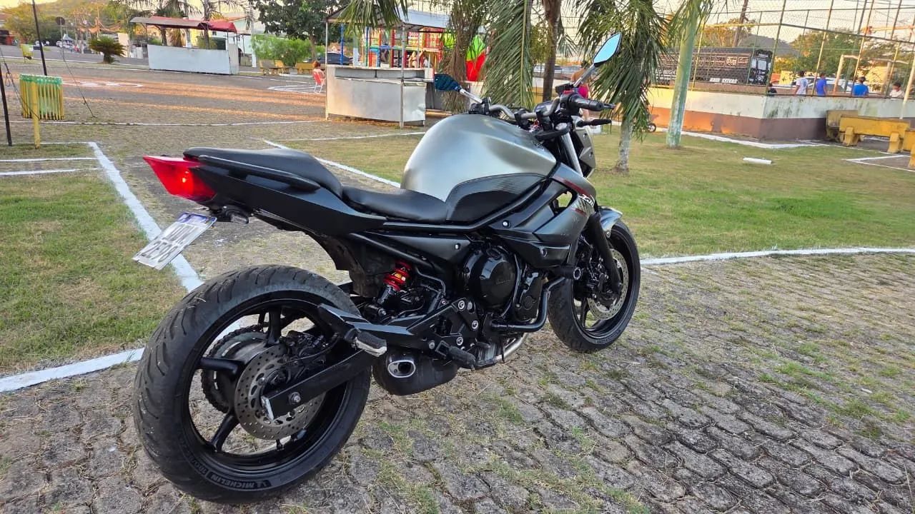 XJ6 N ABS 2018 - Foto 3