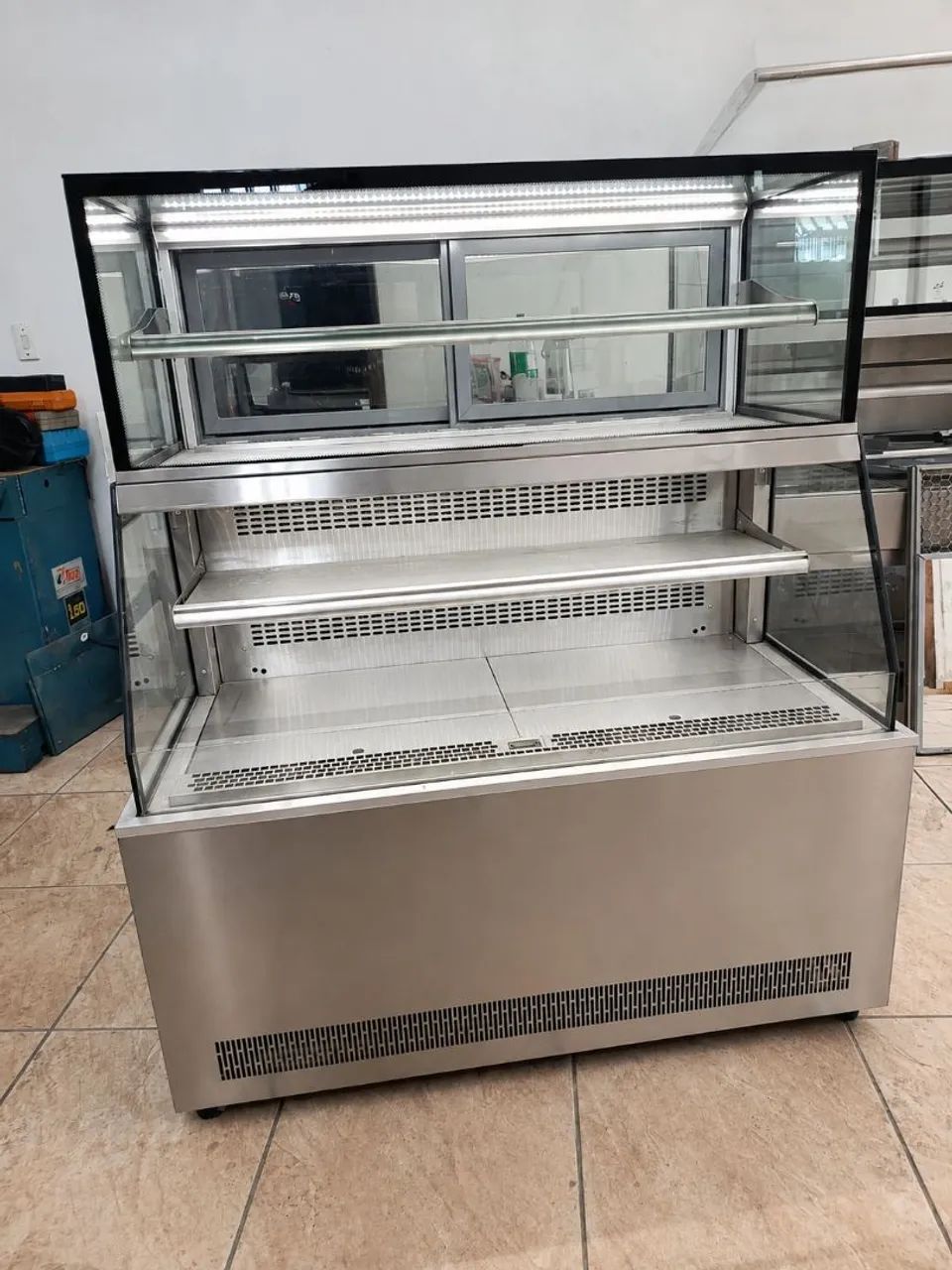 Vitrine Expositora Refrigerada 1,20m - Restaurada - LED - Foto 3
