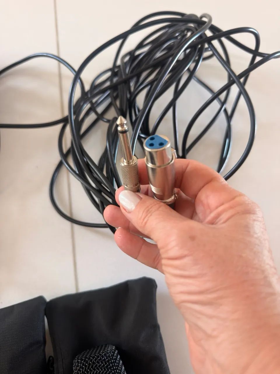KIT 2 MICROFONES AKG P3 S + CABOS DE 10 METROS - Foto 4