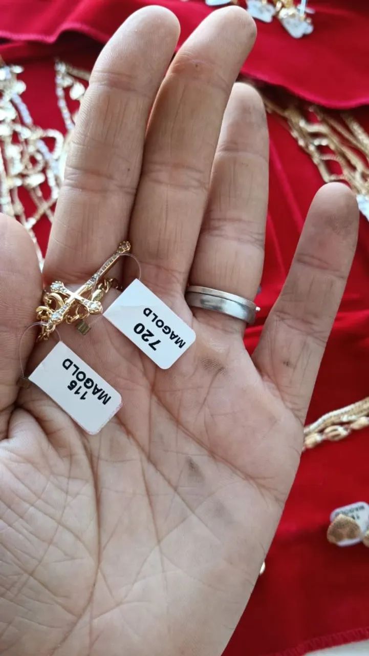 Vende se cordão e pingente 