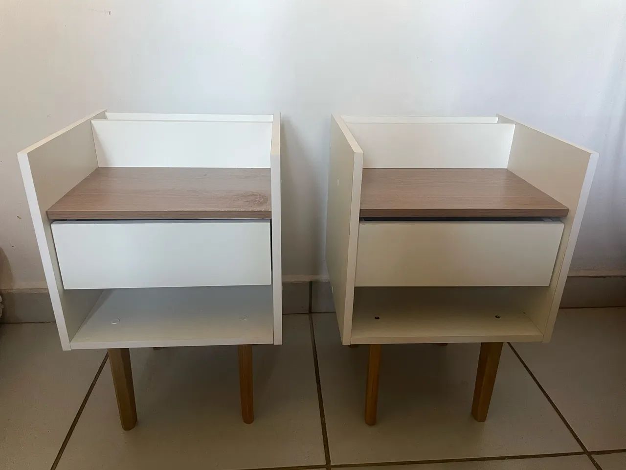 Mesa de cabeceira (conjunto)